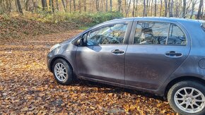 Toyota Yaris 1.3 - 7