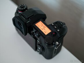 Panasonic Lumix DC- G9 telo - 7