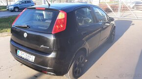 Predám Fiat GRANDE PUNTO 1.2 benzín - 7