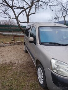 Predám Citroen berlingo 1,6 diesel - 7