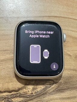 Predám Apple Watch 7 45mm Silver Bežné známky opotrebovania - 7