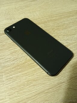 iPhone 8 / 256GB čierny Super stav - 7