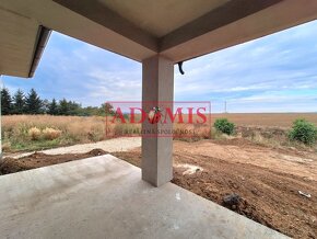 Predáme nadštandardný 4izbový bungalov Cestice 131m2,ČOV,vod - 7