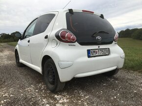 Predam toyotu aygo rok2012 benzin1.0 - 7