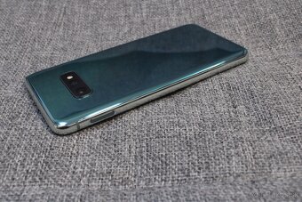 Samsung Galaxy S10e (plne funkčný) super stav - 7