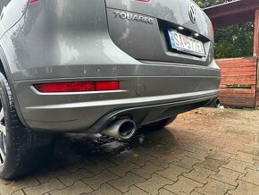 Predám Volkswagen Touareg 3.0TDI 180kw R-line Full výbava - 7