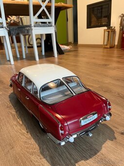 Tatra 603 1:8 Premium od Deagostini - 7