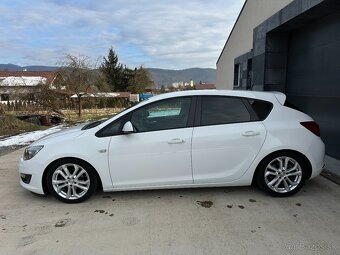 Opel Astra 1.6i 85kW r.v 2015 - 7