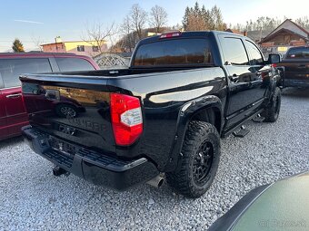 2017 Toyota Tundra Platinum 1794 5,7 V8 kola 35” lift 3” - 7