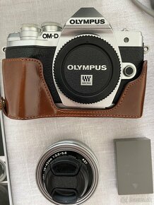 Olympus OM-D E-M10 Mark III - 7