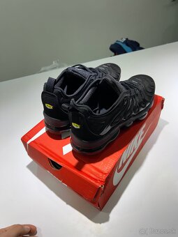 NIKE AIR VAPORMAX - 7