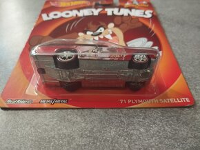 Predám sadu modelov Hotwheels LOONEY TUNES 2013 - 7