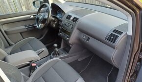 VW.Touran 2.0tdi m6, 7 miestne - 7