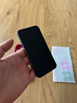 iPhone 11 64 gb Black v záruke - 7