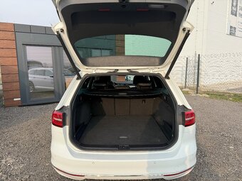 Volkswagen Passat Variant 1.5 TSI Business DSG + WEBASTO - 7