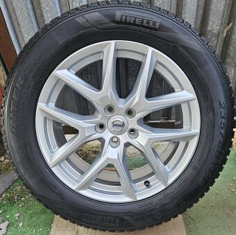 Atraktívna, orig. zimná sada VOLVO - 5x108 r17 + 235/60 r18 - 7