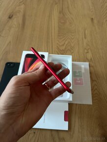 iPhone SE 2020 64 gb Red - komplet príslušenstvo, záruka - 7