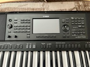 Yamaha psr sx700 + kufor v cene - 7