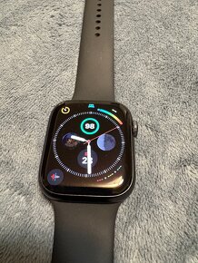 Apple Watch 8 45mm - 7