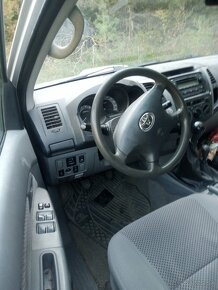 Predám toyotu hilux 2008 - 7