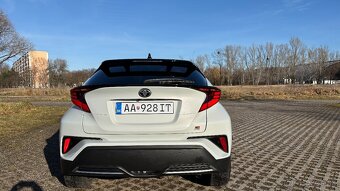 Predám TOYOTA C-HR 2.0 HYBRID - 7