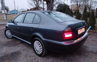 Škoda Octavia 1.6 benzín 74kw - 7