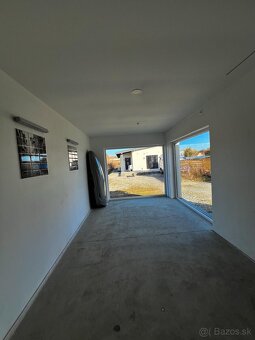 Na predaj moderný 4-izbový bungalov, Raková - 7