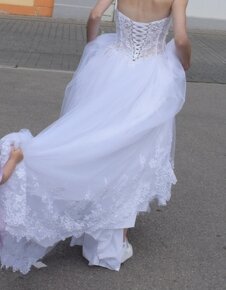 Svadobné šaty s vlečkou - 7