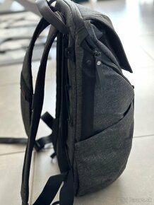 Peak Design Everyday Backpack 20L Charcoal v1 - 7