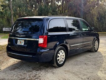 2014 Chrysler Town & Country Touring 3.6 V6 - 7