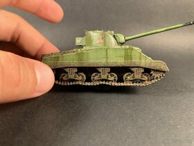 model sherman M4A3E8 - 7