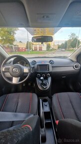 Mazda 2 1.3i,rok 2013 - 7