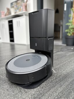 Roomba i3 - 7