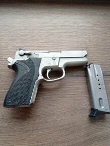 Smith & Wesson 6906 - 7