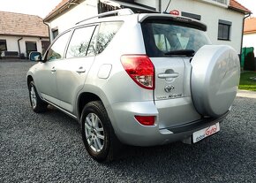 TOYOTA RAV4 2.2 D-4D 100kW 4x4 STK ŠPZ ŤAŽNE - 7