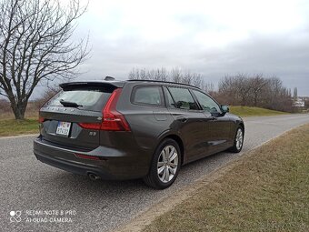 predám Volvo V60, benzín 2.0, automat, rok 2020/11 - 7