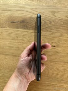 iPhone 11 64 GB čierny TOP stav - 7