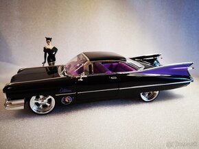 Predám model Cadillac Coupe DeVille 1959 s Catwoman - 7