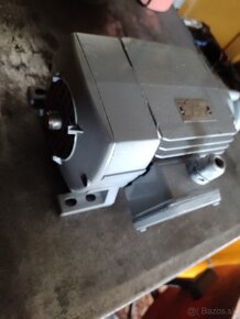 Predam špecialny 2.2kw elektromotor. - 7