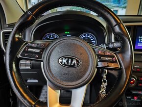 Kia Sportage (QL)  2020 gold výbava, ako nová + elektrony - 7