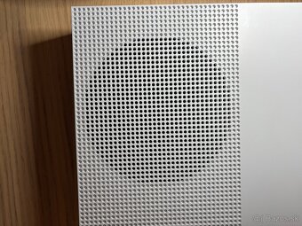 Xbox One S 1TB Digital Edition - 7