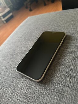 Predám iPhone 11 128GB - 7