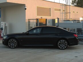 BMW 750Li - 7