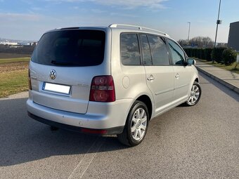 Volkswagen Touran 2.0 TDI DSG Highline Facelift - 7