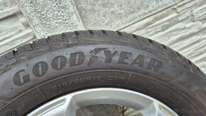 VW ORIGINAL ZIMNÁ SADA 215/60 R16 goodyear 8mm - 7