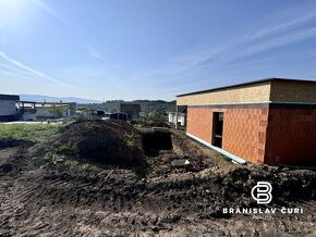 4 izb. bungalov, 2x kúpeľňa, 125m2 + 32m2 zastreš. terasa ,  - 7