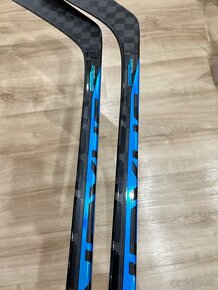 BAUER NEXUS SYNC HOKEJKY - 70 FLEX - P92 -  ĽAVÁ STRANA - 7