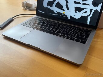 MacBook Pro 2019 Two thunderbolt 3 port - 7