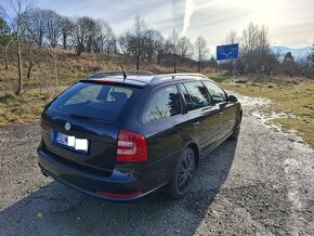 Škoda Octavia Combi 2.0 TDI RS - 7