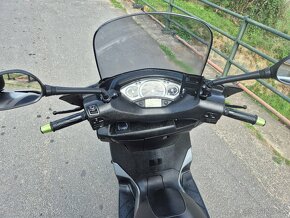 YAMAHA X MAX 125 i - 7